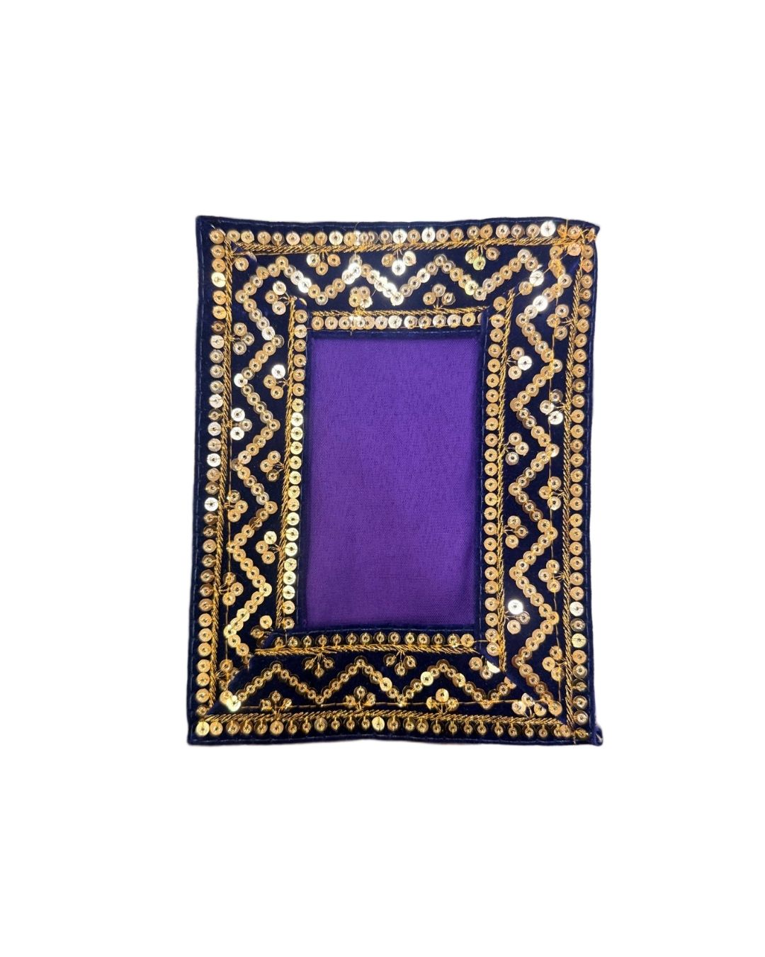 श्रीनाथजी फ्रेम के लिए चिट्राजी वस्त्र – जरदोशी पैटर्न एवं मखमली बॉर्डर के साथ - Image 4