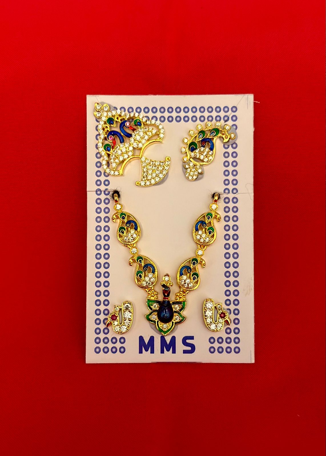 लालनजी का मोर के भाव का भव्य श्रृंगार – मुकुट, माला, कुंडल एवं शीशफूल सहित